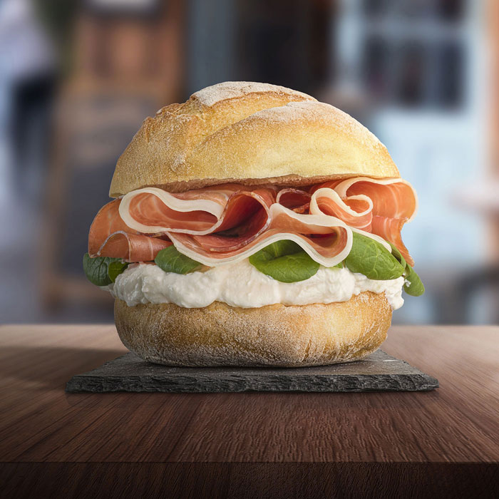Panino con ricotta splamabile